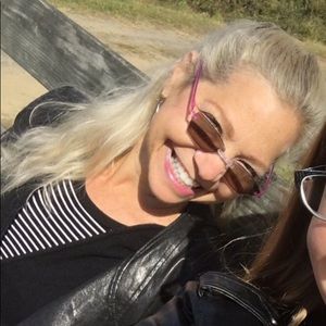 Meet your Posher, Liza